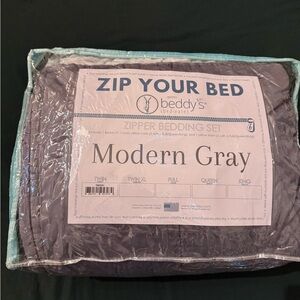 Beddy’s Twin sized Modern Gray Zip up bedding